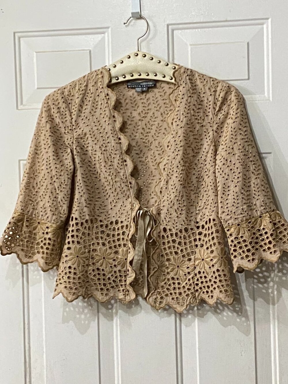 NEW Muse exclusively for Boston Proper Sz 4 Eyelet Shrug 3/4 Sleeve Beige Tie